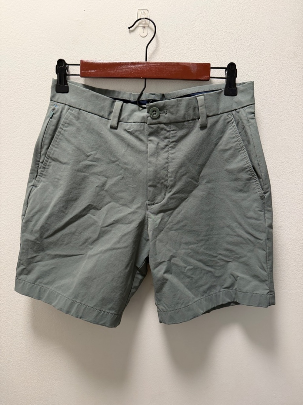 Vienyard Vines Performance On the Go Shorts in Sage Green